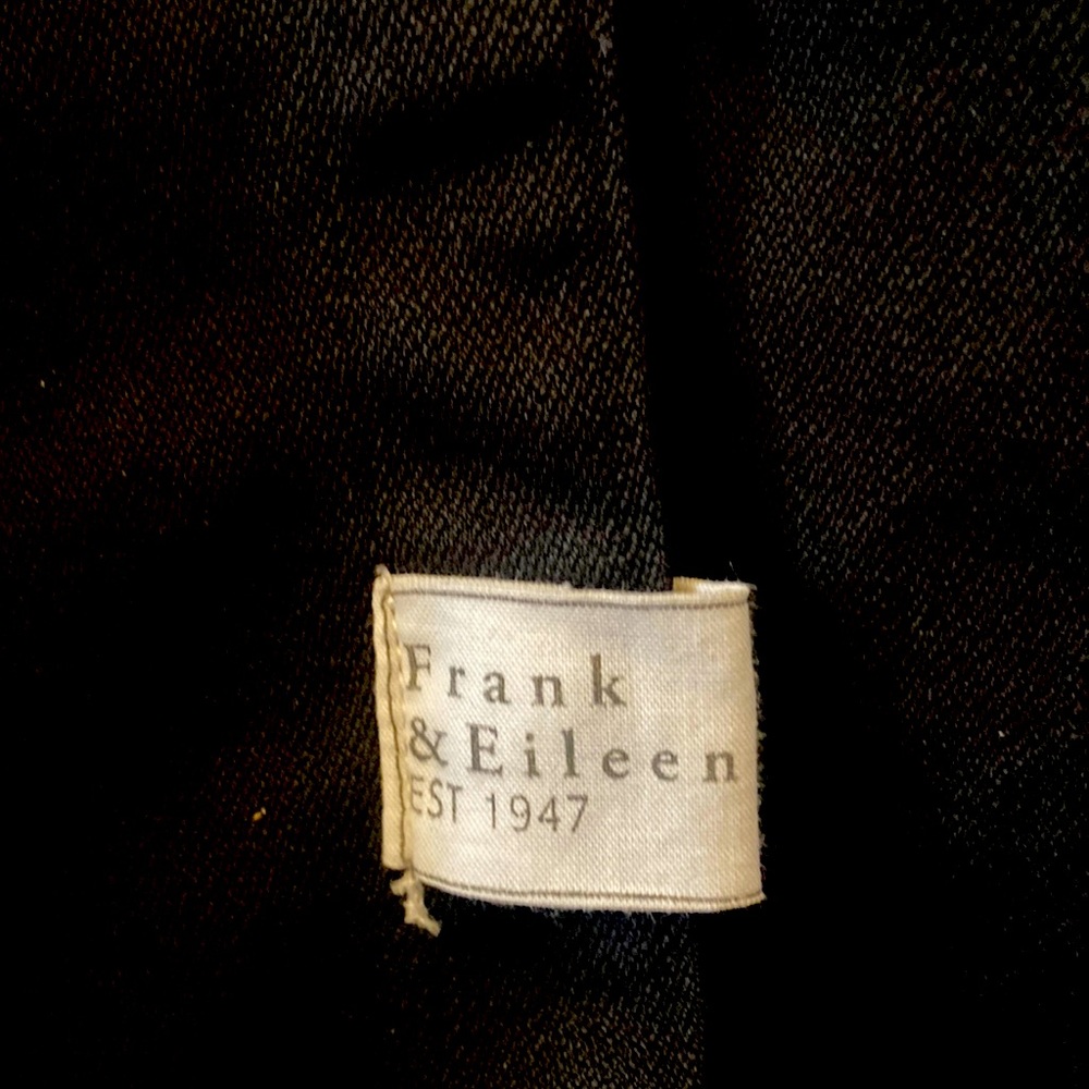 Frank & Eileen black Italian woven linen blouse made in USA size small